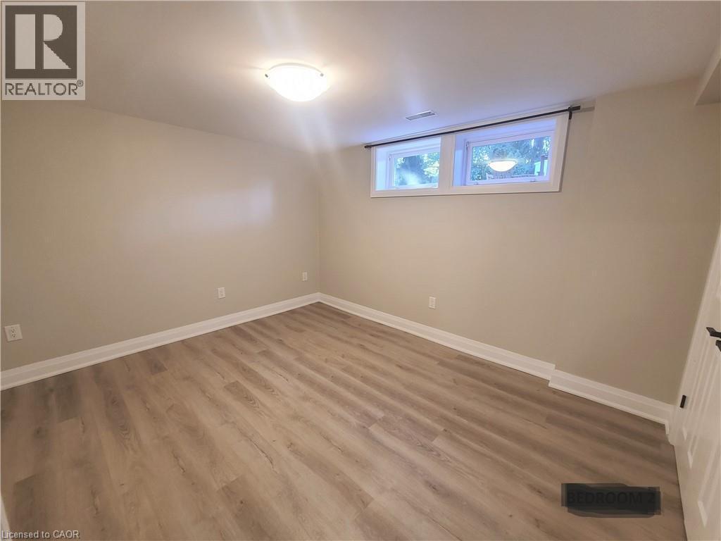 10 Sherwood Rise, Hamilton, ON - Indoor Photo Showing Other Room