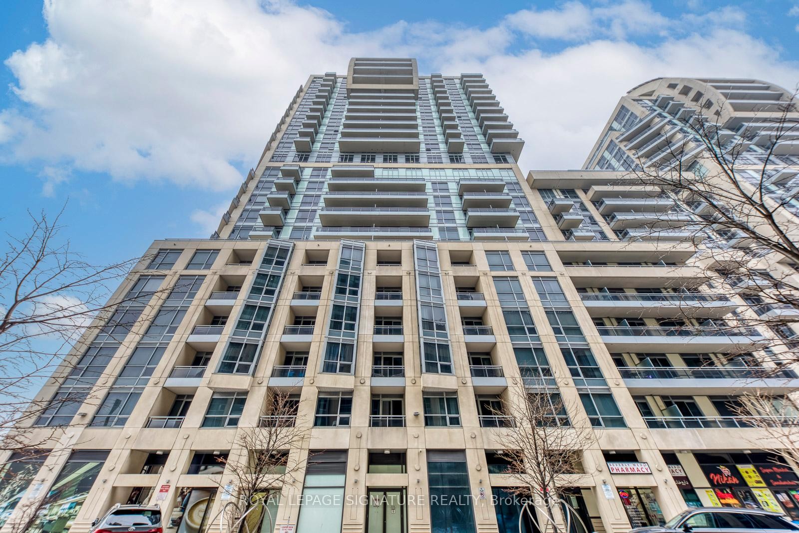 1411-9201 Yonge Street, Richmond Hill, ON - Outdoor With Balcony With Facade