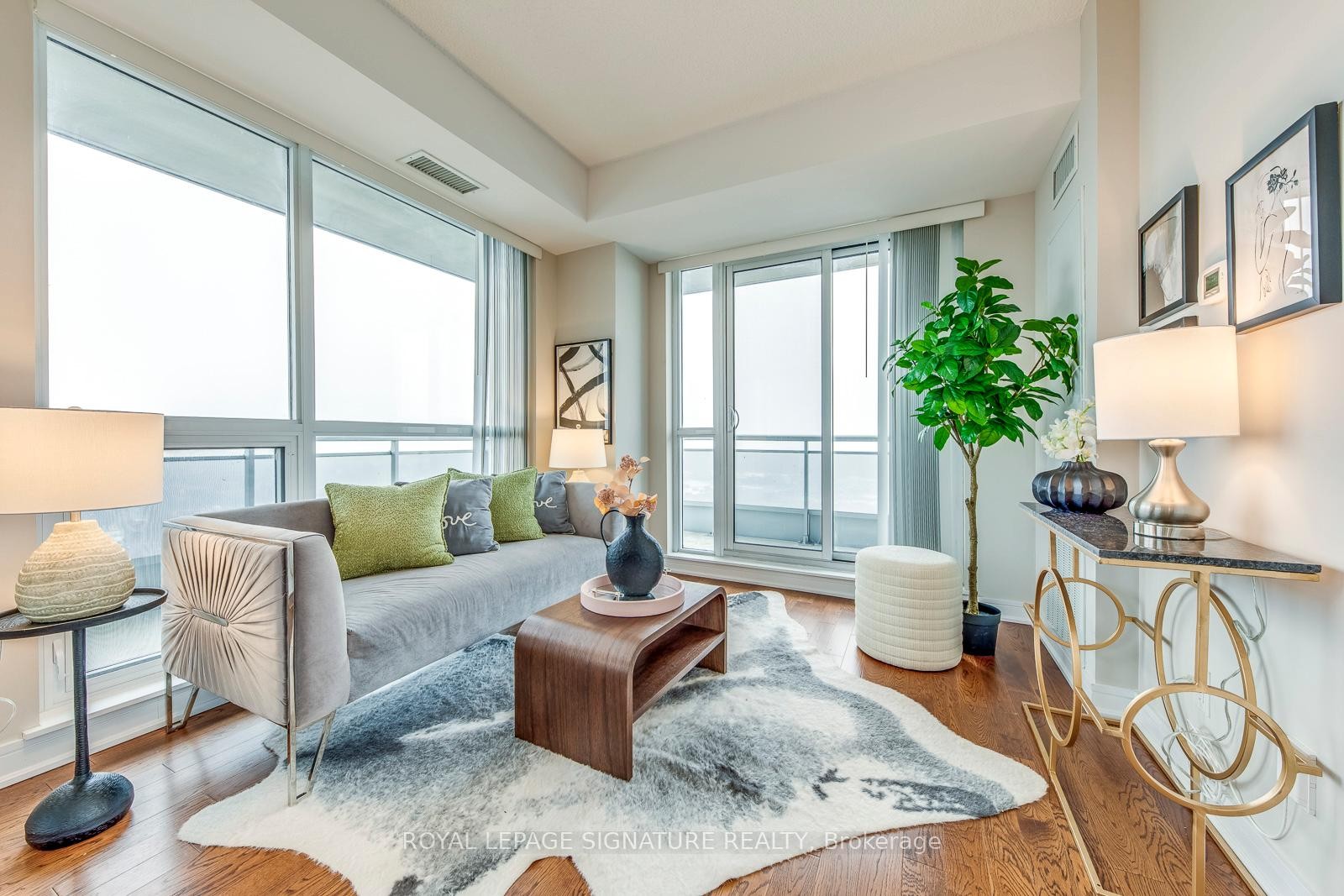 1411-9201 Yonge Street, Richmond Hill, ON - Indoor