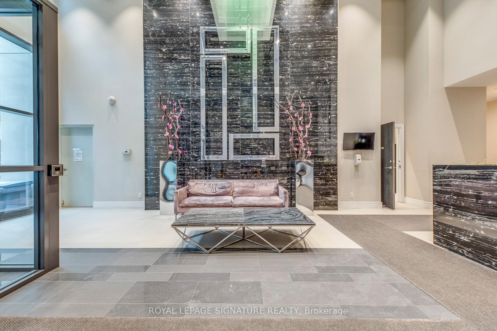 1411-9201 Yonge Street, Richmond Hill, ON - Photo Showing Other Room