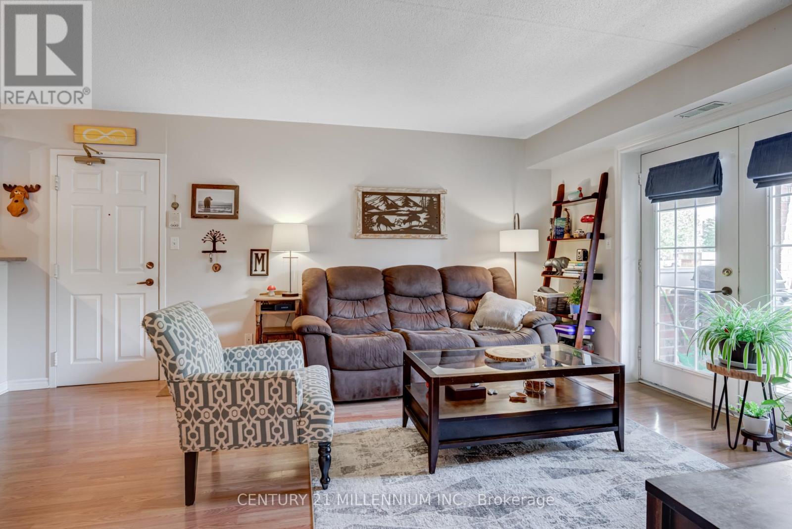 110 - 4003 Kilmer Drive, Burlington, ON - Indoor Photo Showing Living Room