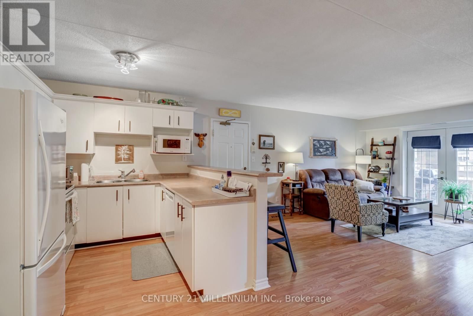 110 - 4003 Kilmer Drive, Burlington, ON - Indoor Photo Showing Kitchen With Double Sink