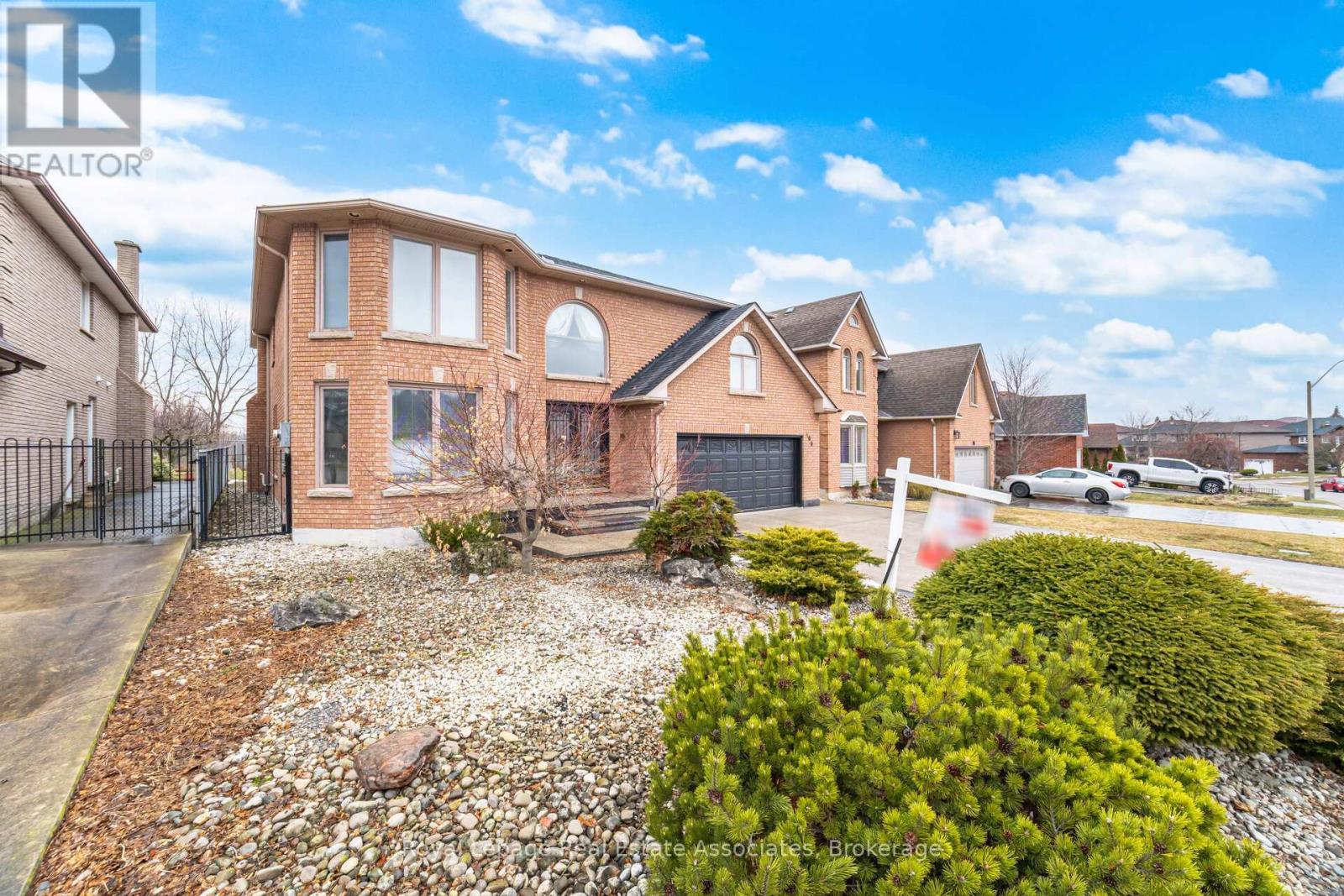 100 National Drive, Hamilton, ON - Outdoor With Facade