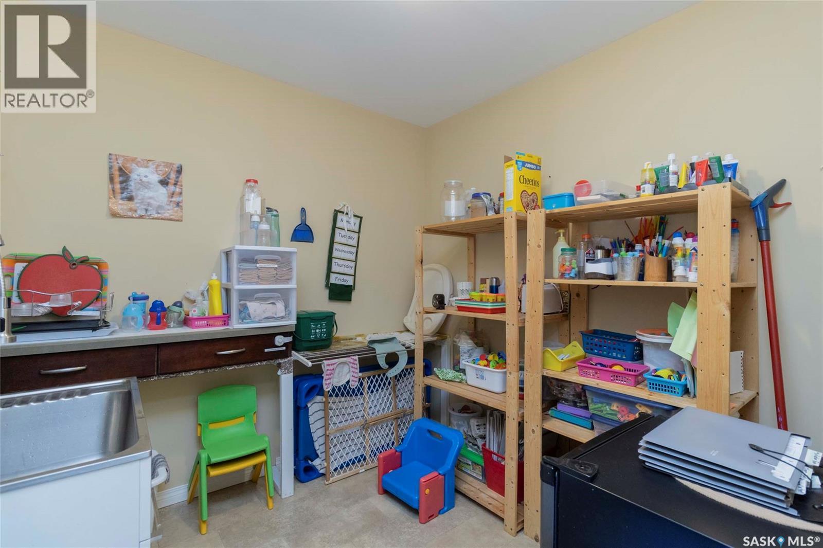 531 Dickson Lane, Saskatoon, SK - Indoor