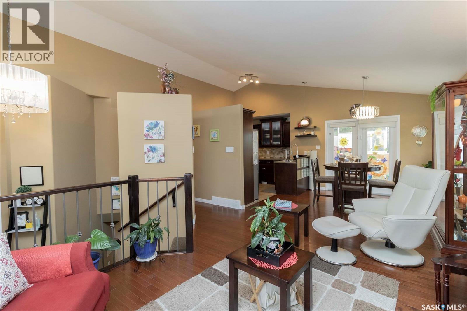 531 Dickson Lane, Saskatoon, SK - Indoor Photo Showing Living Room