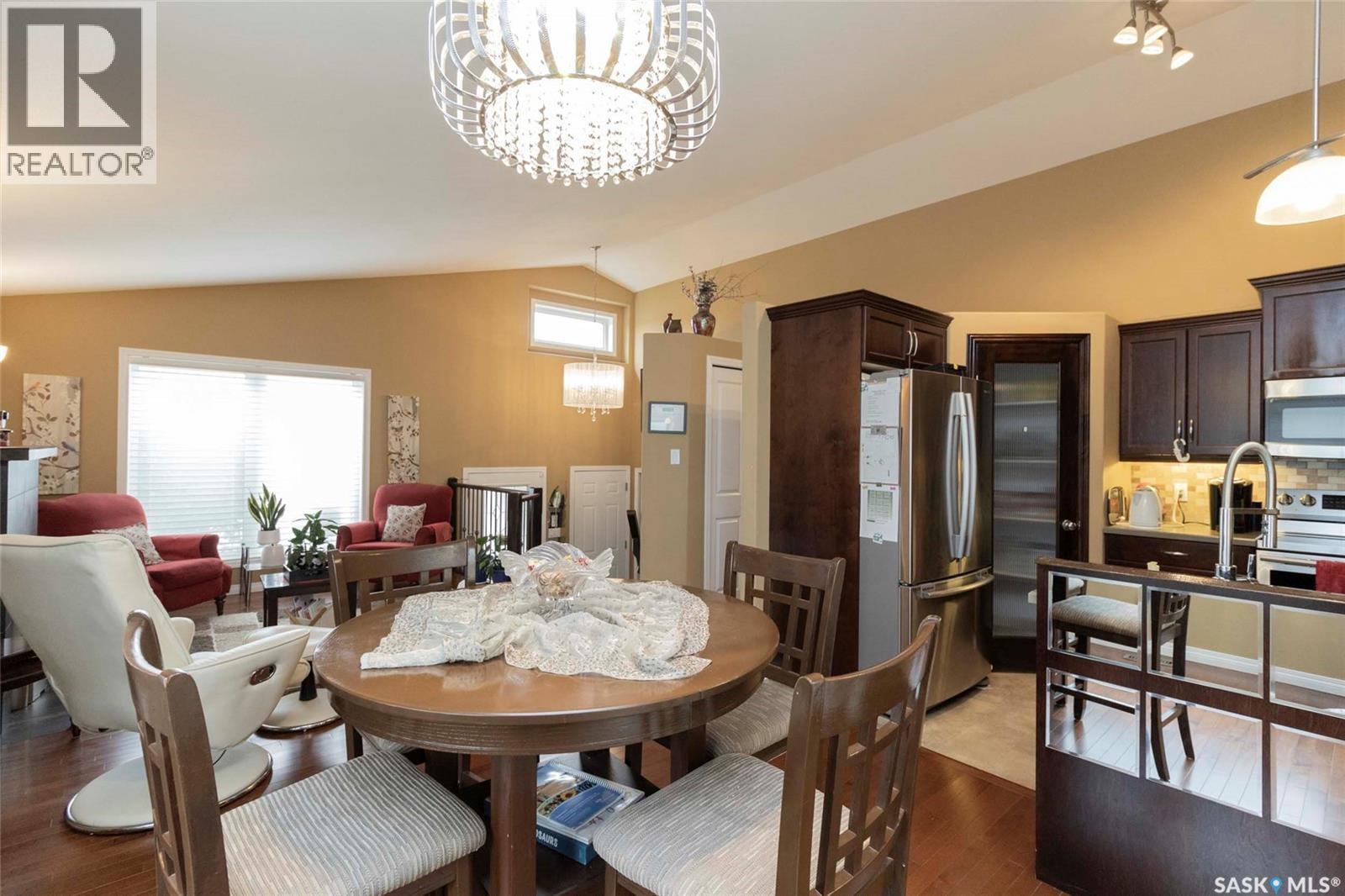 531 Dickson Lane, Saskatoon, SK - Indoor Photo Showing Dining Room