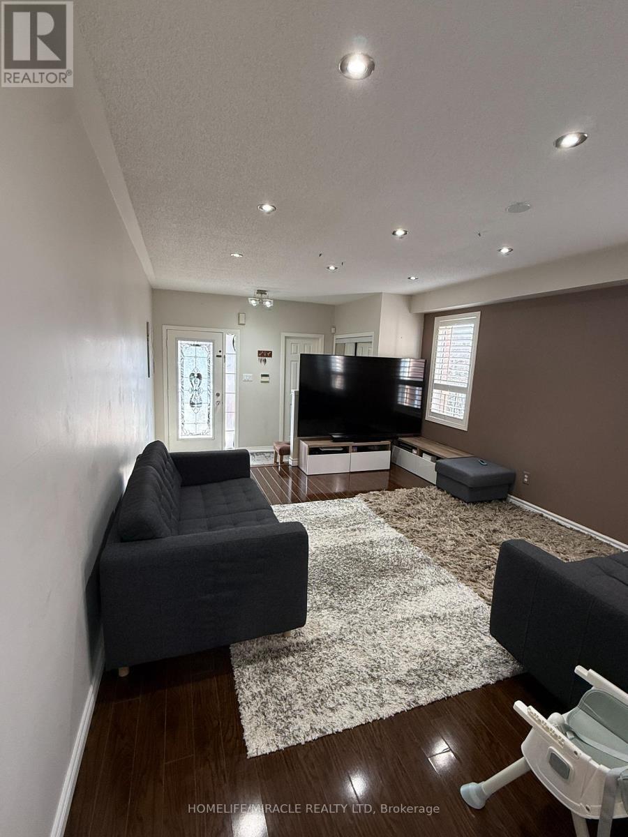 519 Delphine Drive, Burlington, ON - Indoor Photo Showing Living Room