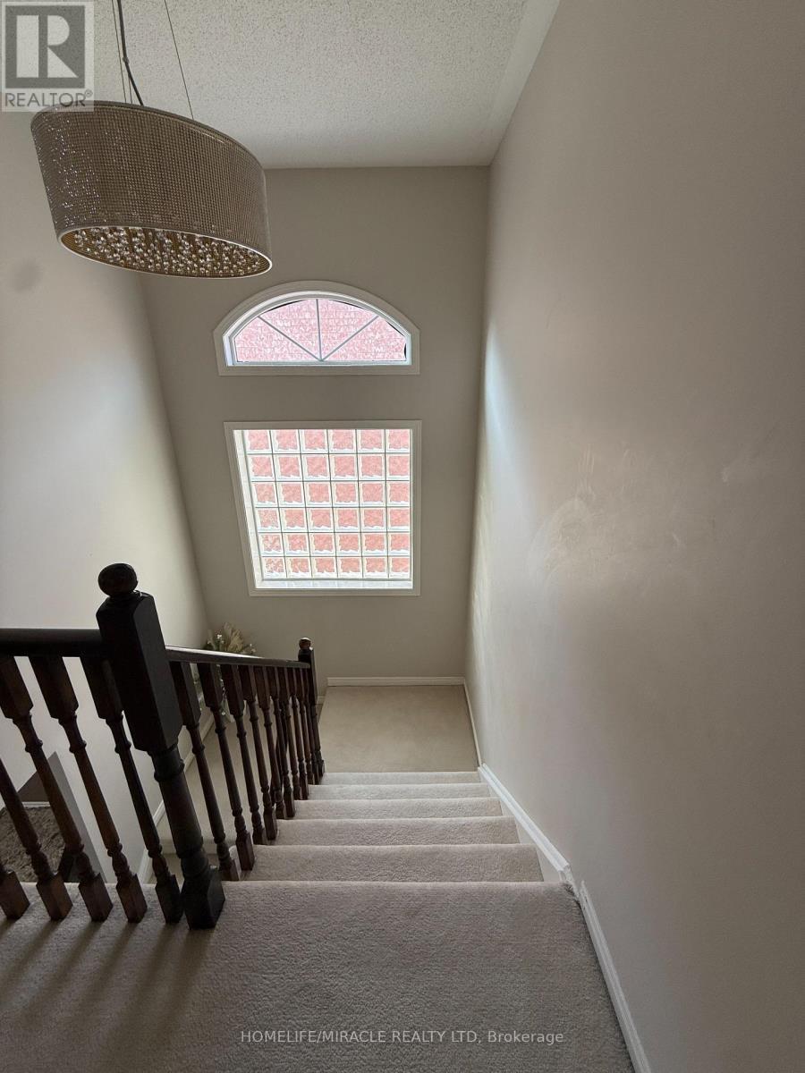 519 Delphine Drive, Burlington, ON - Indoor Photo Showing Other Room