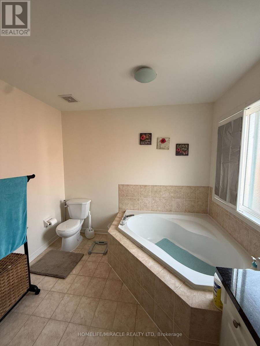 519 Delphine Drive, Burlington, ON - Indoor Photo Showing Bathroom