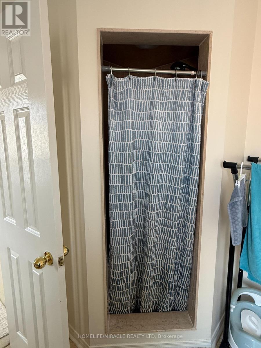 519 Delphine Drive, Burlington, ON - Indoor