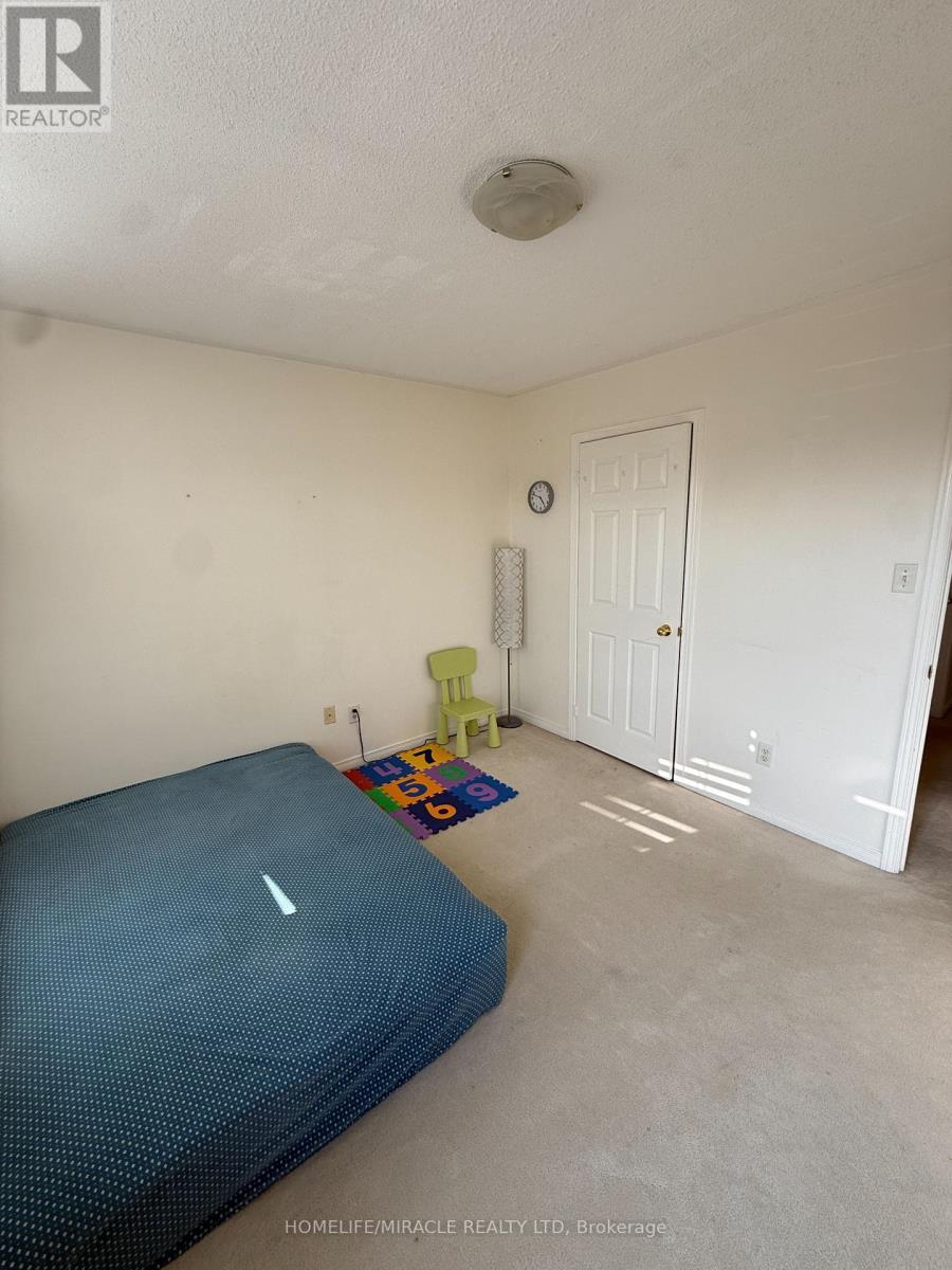 519 Delphine Drive, Burlington, ON - Indoor Photo Showing Other Room