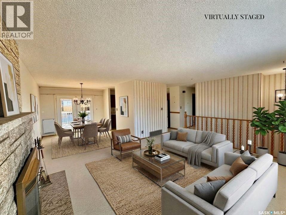 264 Hayes Drive, Swift Current, SK - Indoor Photo Showing Living Room