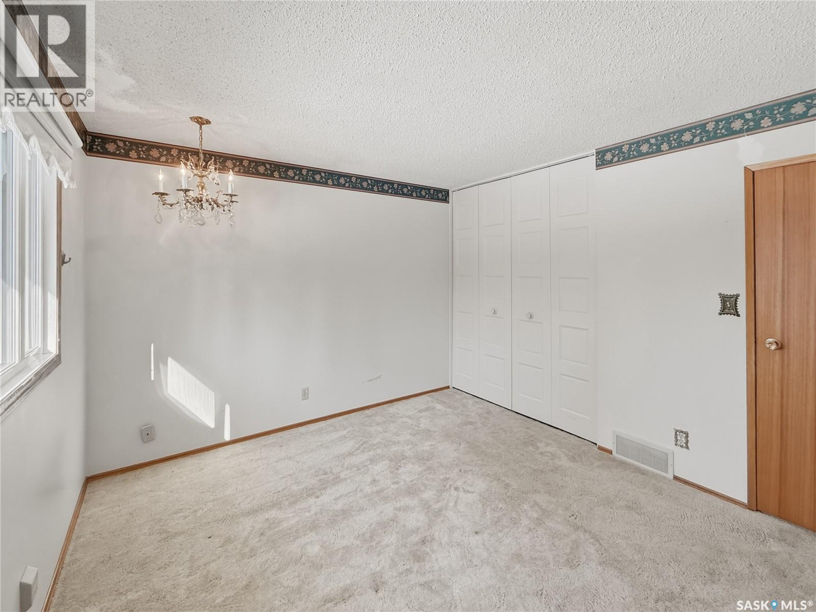 264 Hayes Drive, Swift Current, SK - Indoor Photo Showing Other Room
