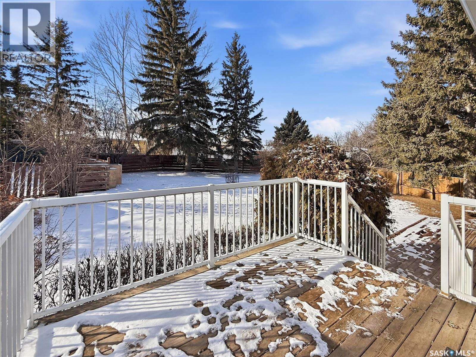 264 Hayes Drive, Swift Current, SK - Outdoor With Deck Patio Veranda