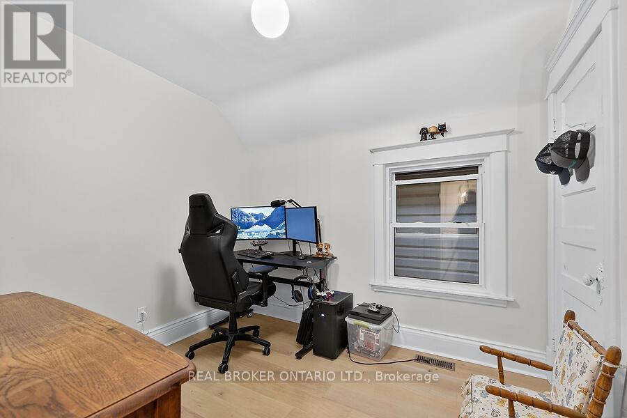 58 East Bend Avenue N, Hamilton, ON - Indoor