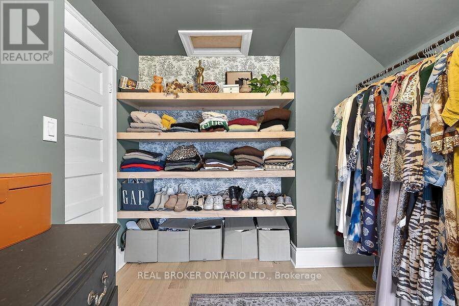 58 East Bend Avenue N, Hamilton, ON - Indoor With Storage