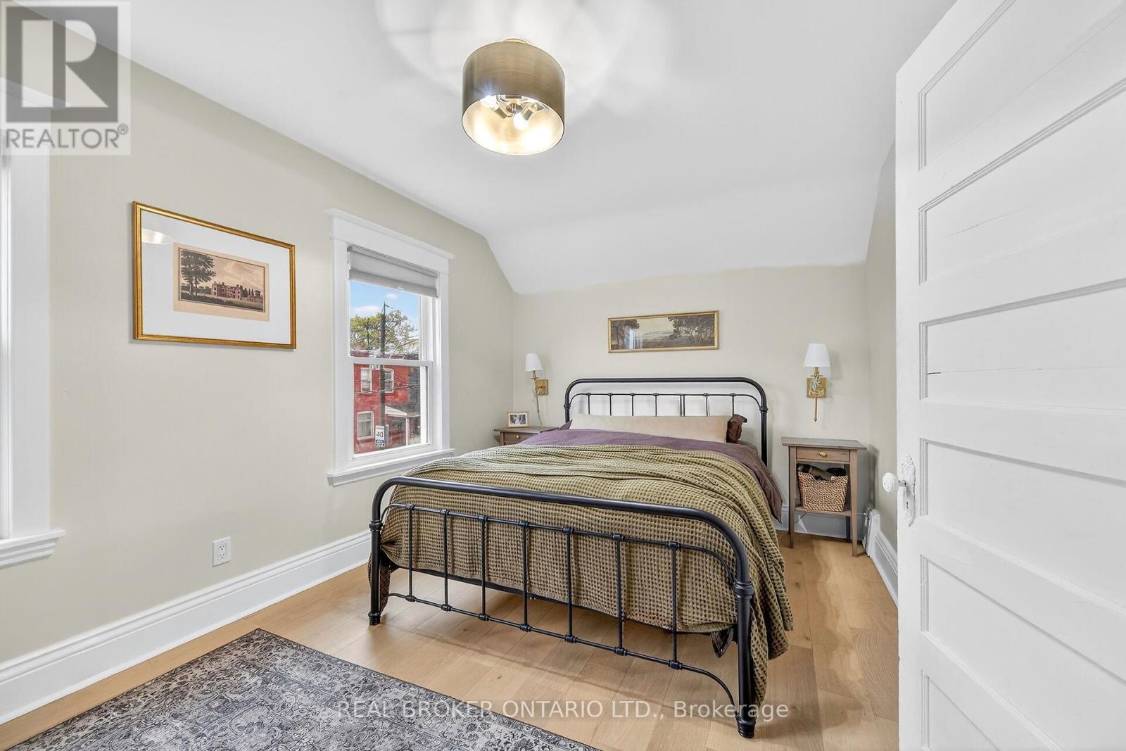 58 East Bend Avenue N, Hamilton, ON - Indoor Photo Showing Bedroom