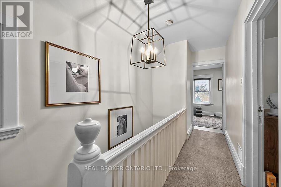 58 East Bend Avenue N, Hamilton, ON - Indoor Photo Showing Other Room