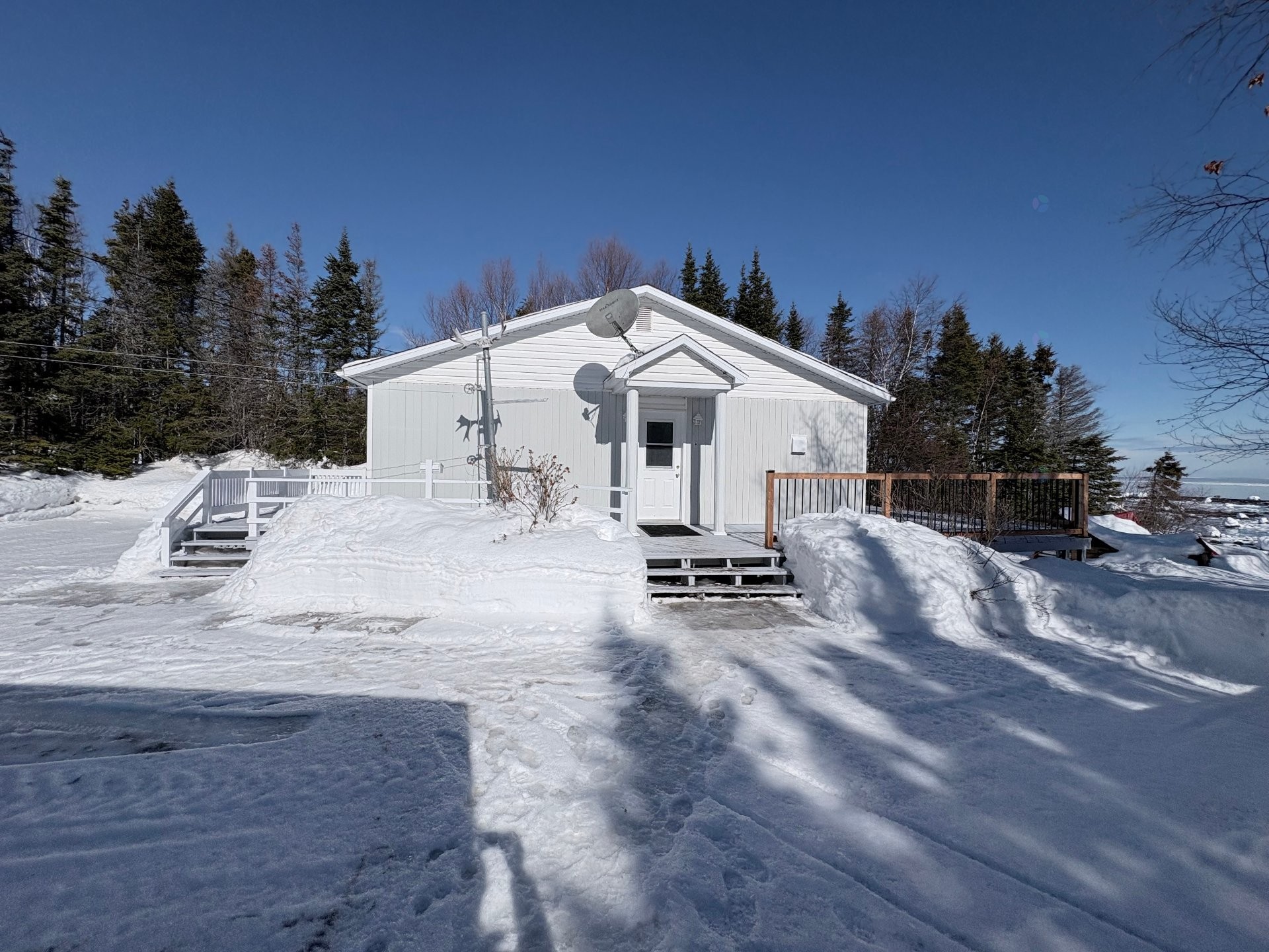 Entrée extérieure - 41 Route 138, Baie-Trinité, QC - Outdoor