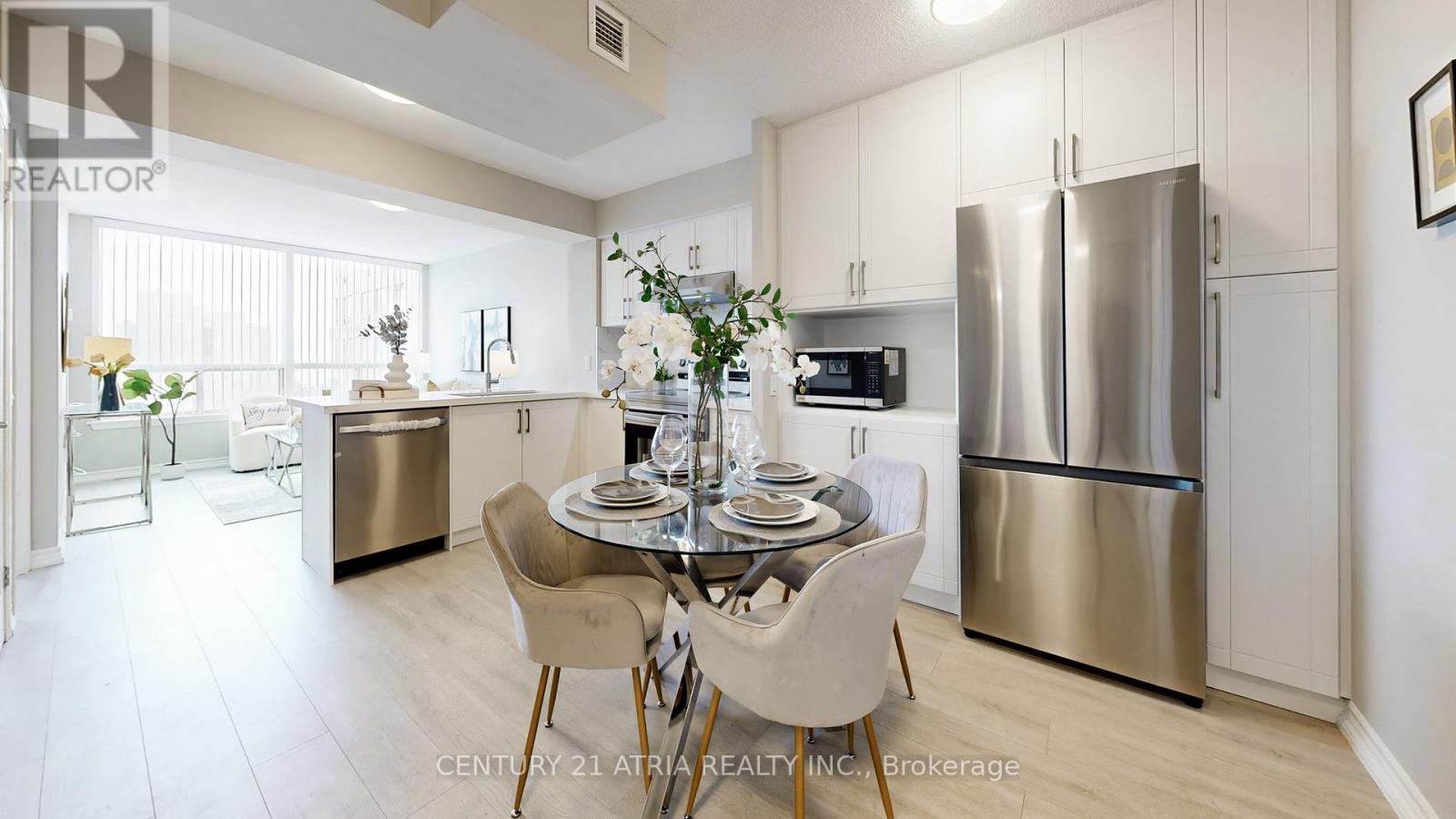 719 - 9015 Leslie Street, Richmond Hill, ON - Indoor
