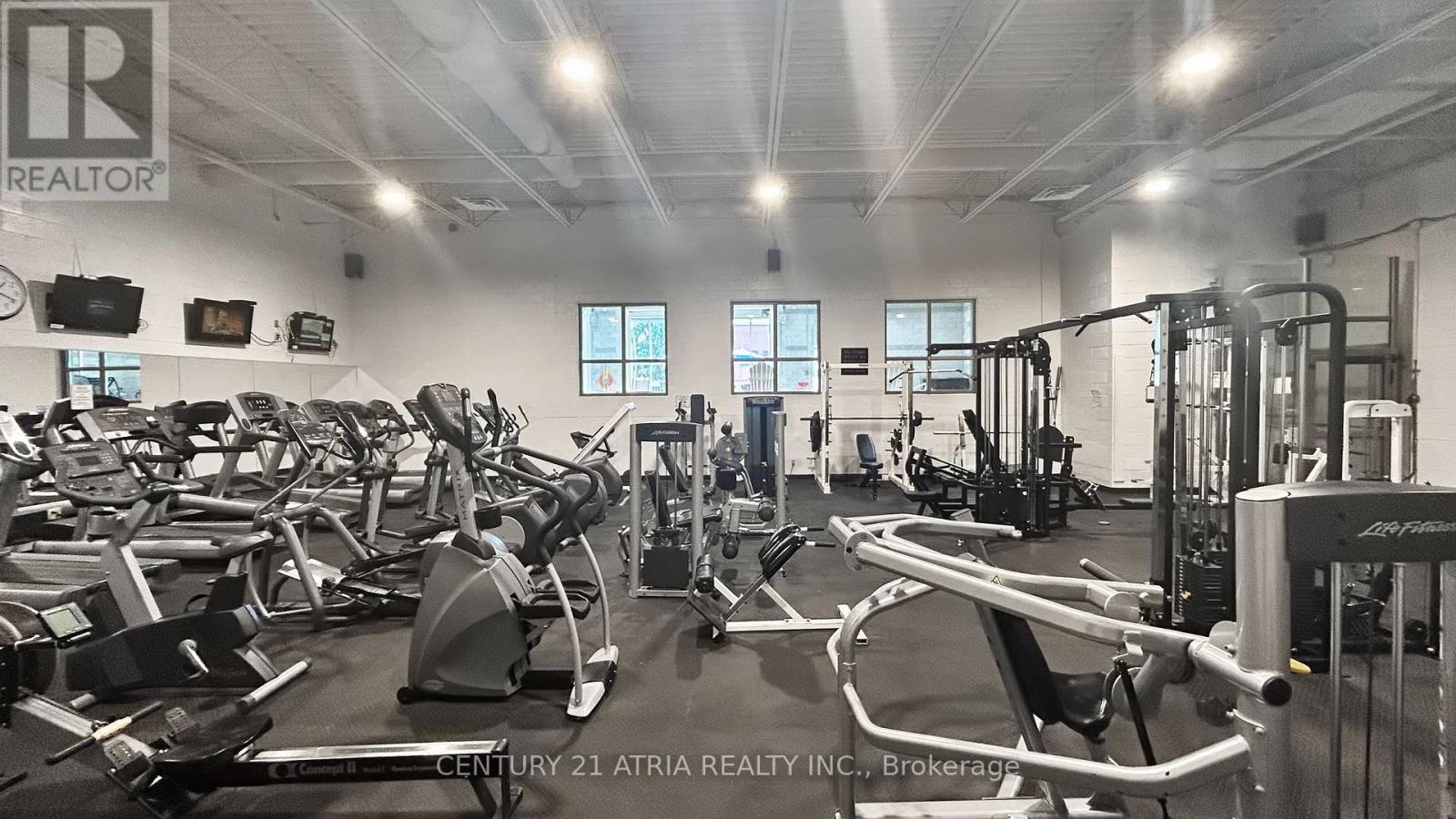 719 - 9015 Leslie Street, Richmond Hill, ON - Indoor Photo Showing Gym Room