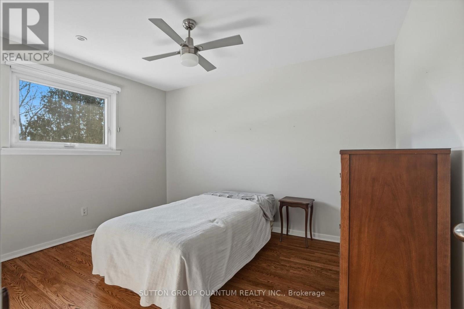 1814 Barsuda Drive, Mississauga, ON - Indoor Photo Showing Bedroom