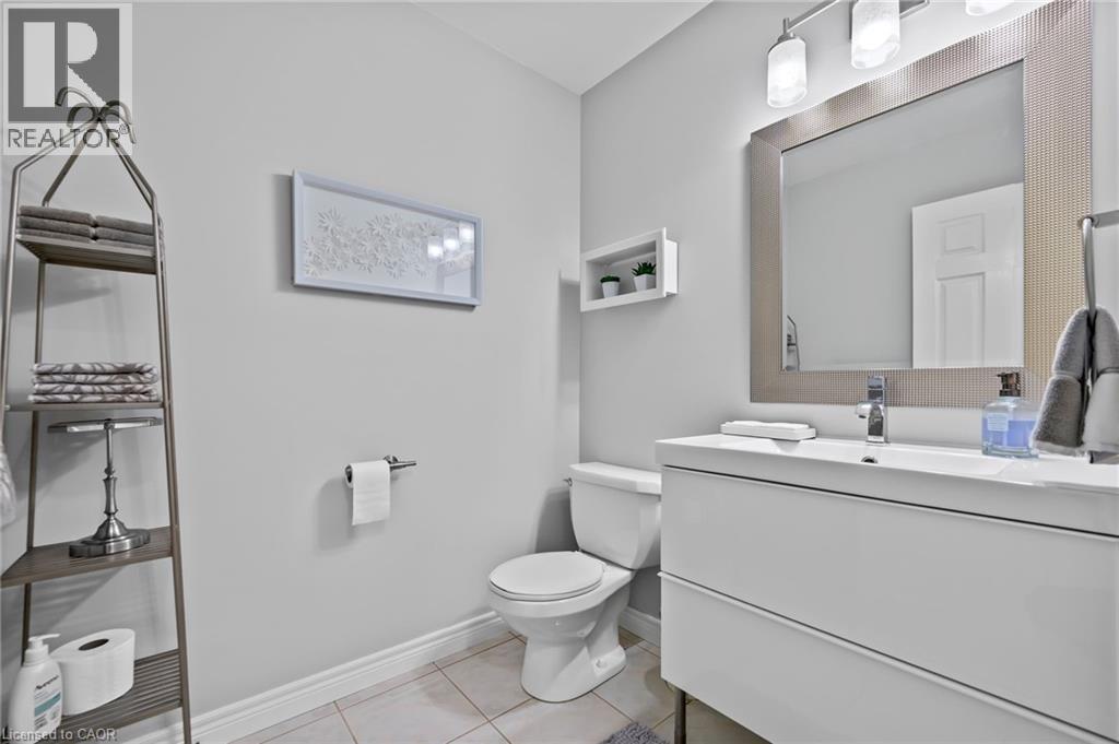 1 Brown Avenue, Cambridge, ON - Indoor Photo Showing Bathroom