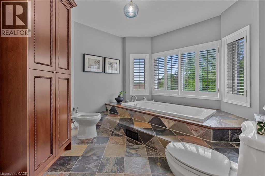 1 Brown Avenue, Cambridge, ON - Indoor Photo Showing Bathroom