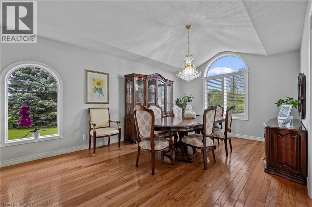 1 Brown Avenue, Cambridge, ON - Indoor Photo Showing Dining Room