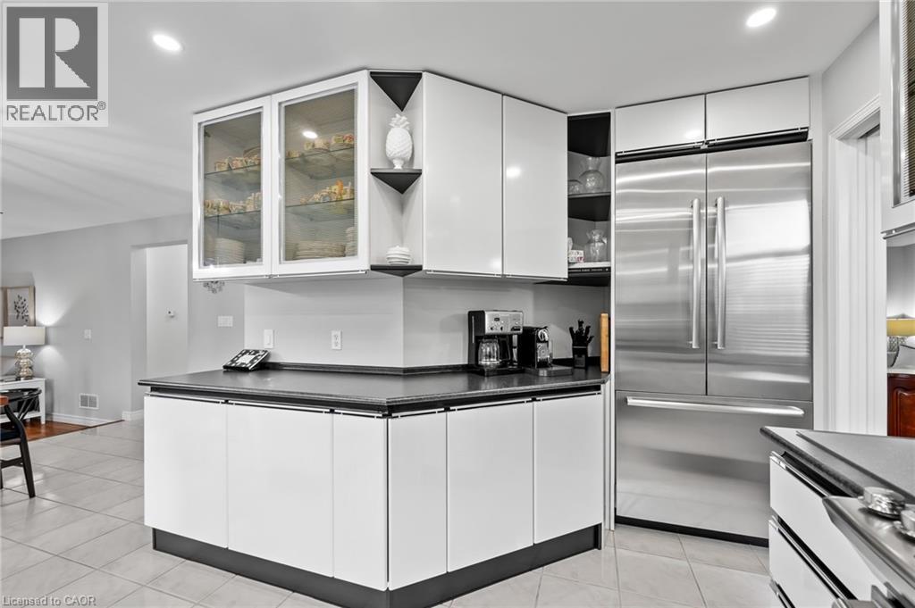 1 Brown Avenue, Cambridge, ON - Indoor Photo Showing Kitchen With Stainless Steel Kitchen