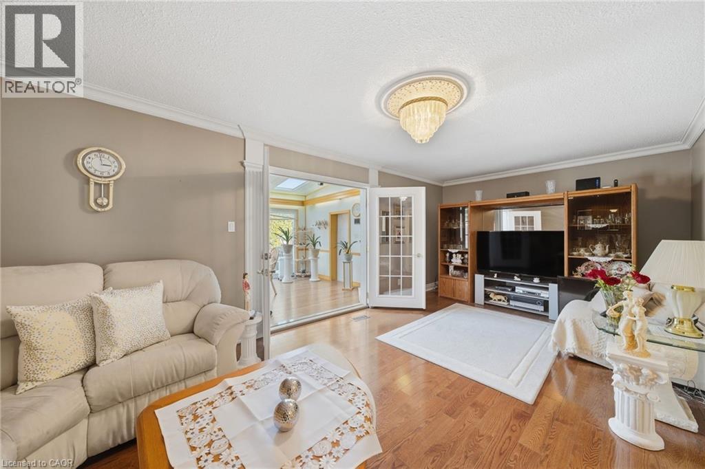 1149 Dowland Crescent, Burlington, ON - Indoor Photo Showing Living Room