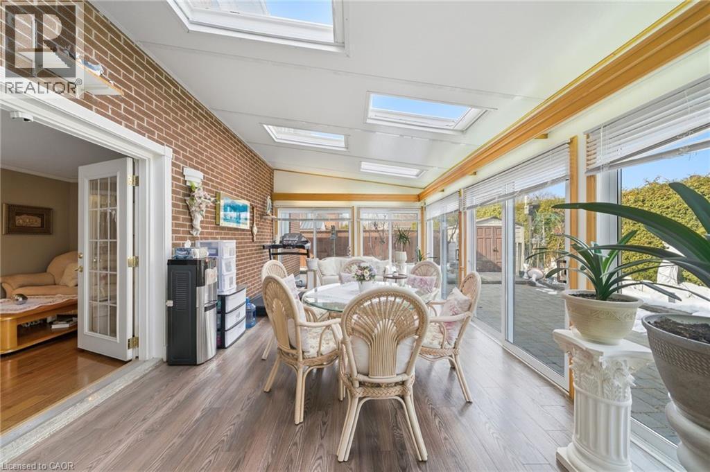 1149 Dowland Crescent, Burlington, ON - Indoor Photo Showing Dining Room