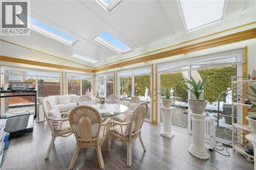 1149 Dowland Crescent, Burlington, ON - Indoor Photo Showing Dining Room