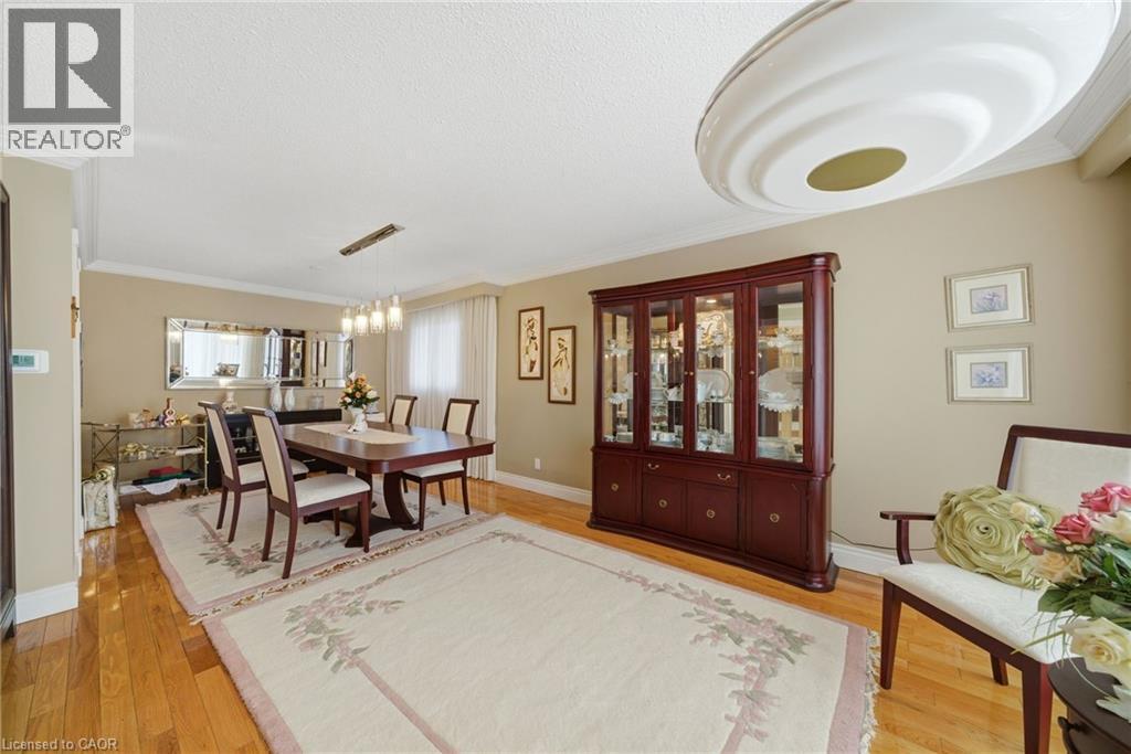 1149 Dowland Crescent, Burlington, ON - Indoor Photo Showing Dining Room