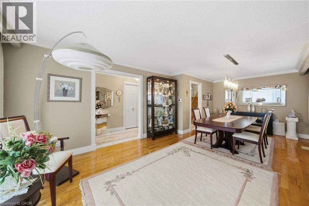 1149 Dowland Crescent, Burlington, ON - Indoor Photo Showing Dining Room