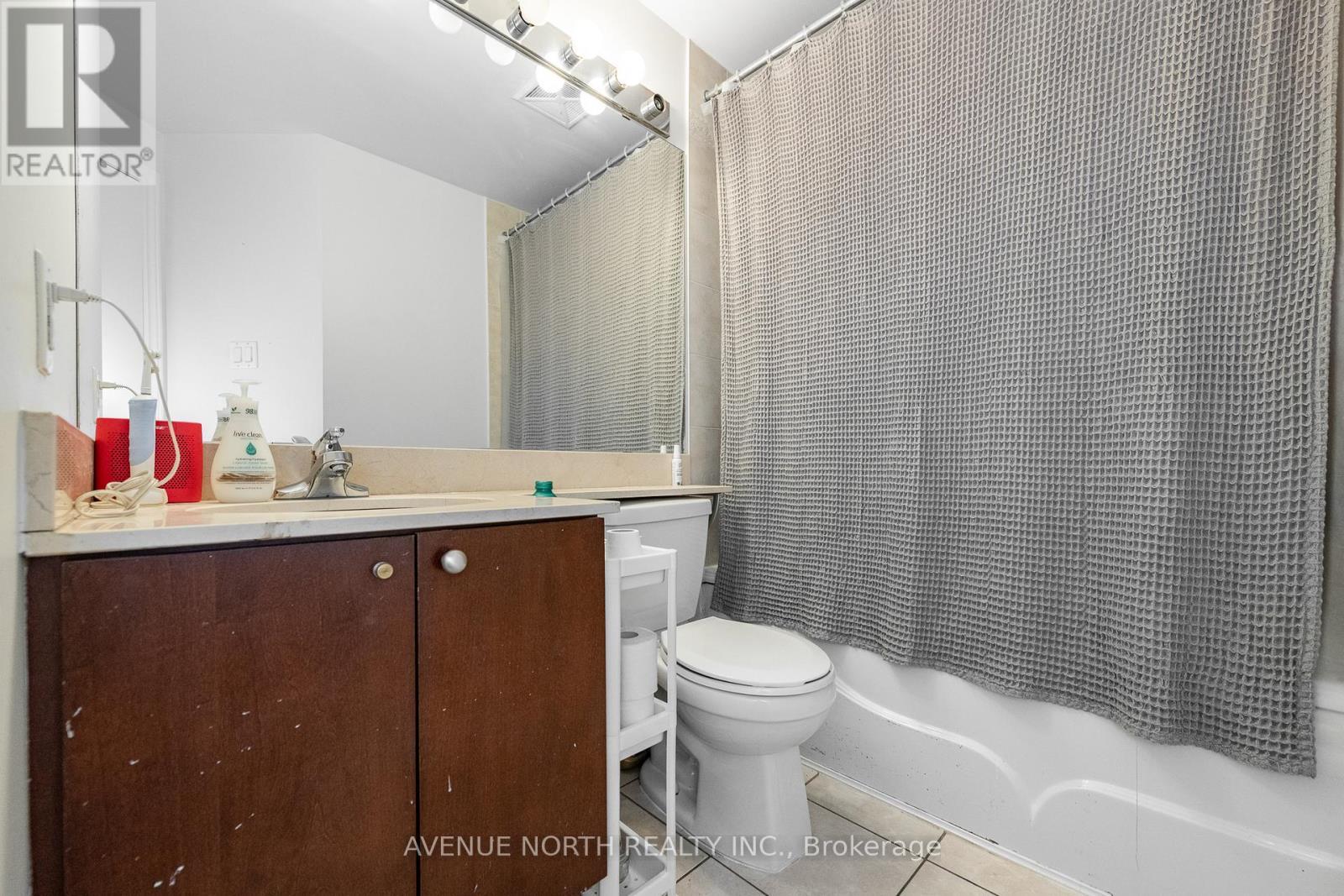 912 - 200 Rideau Street, Ottawa, ON - Indoor Photo Showing Bathroom