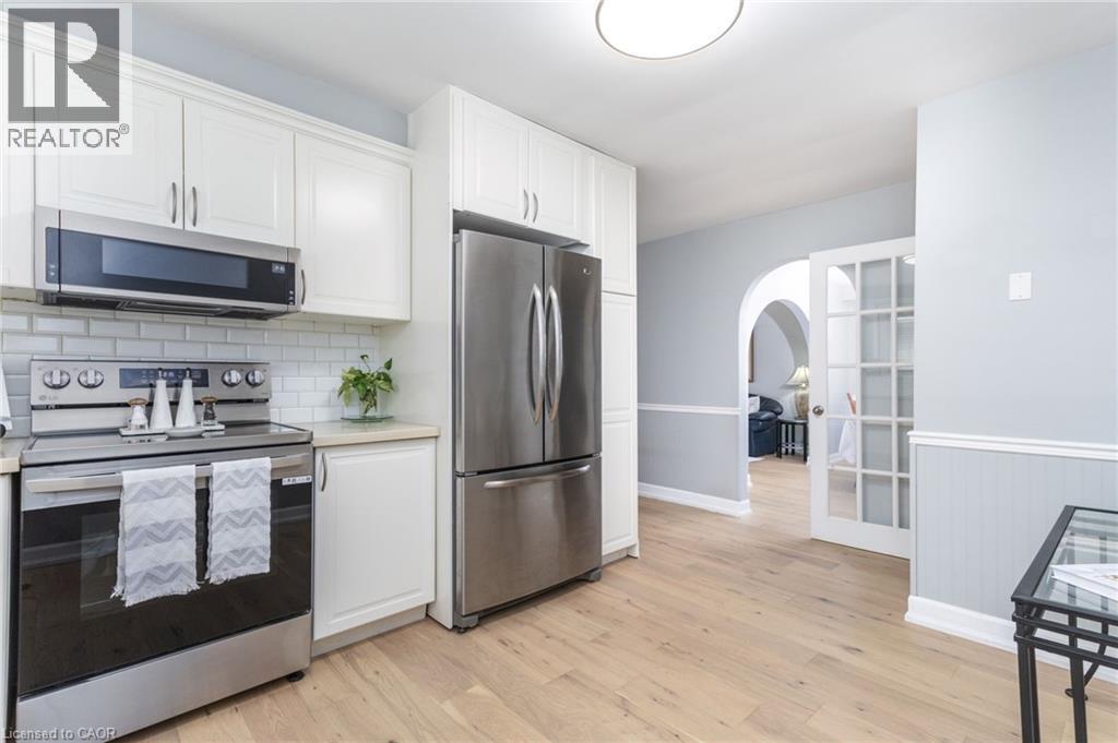63 Lionsgate Avenue, Hamilton, ON - Indoor Photo Showing Kitchen With Stainless Steel Kitchen
