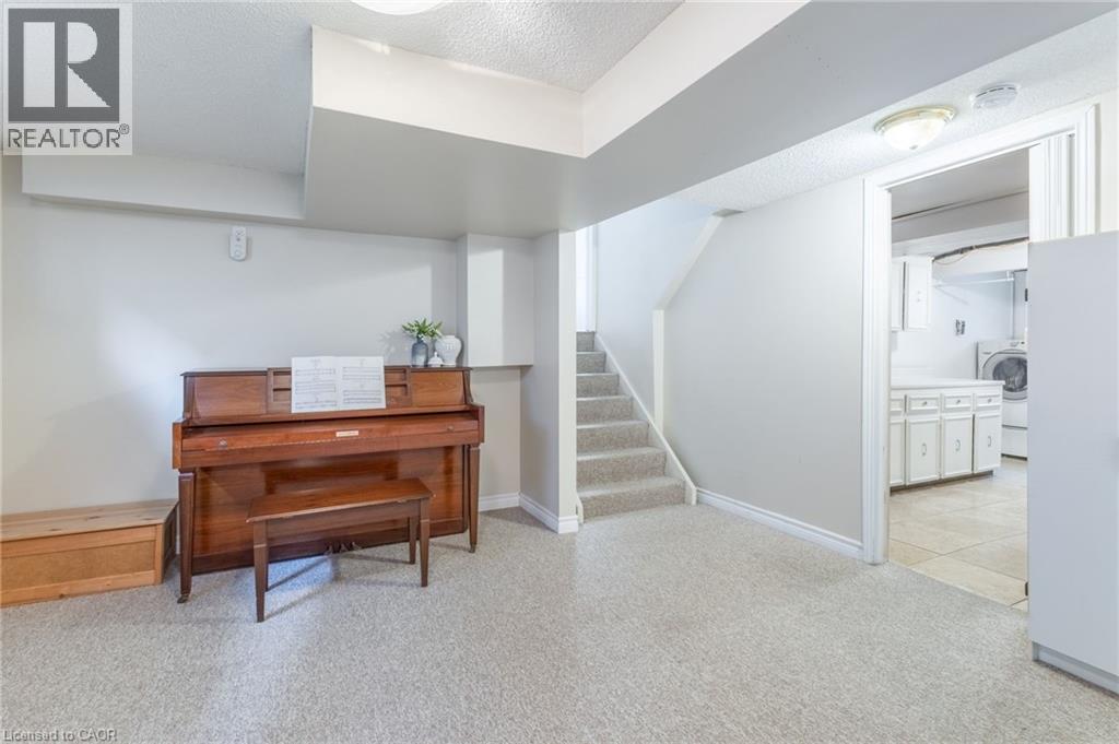 63 Lionsgate Avenue, Hamilton, ON - Indoor Photo Showing Other Room