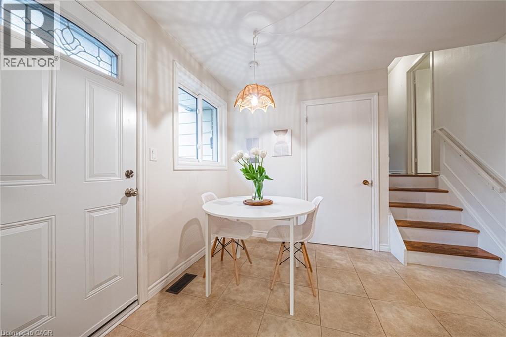 21 Lynwood Road, Hamilton, ON - Indoor