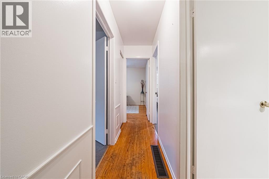 21 Lynwood Road, Hamilton, ON - Indoor Photo Showing Other Room