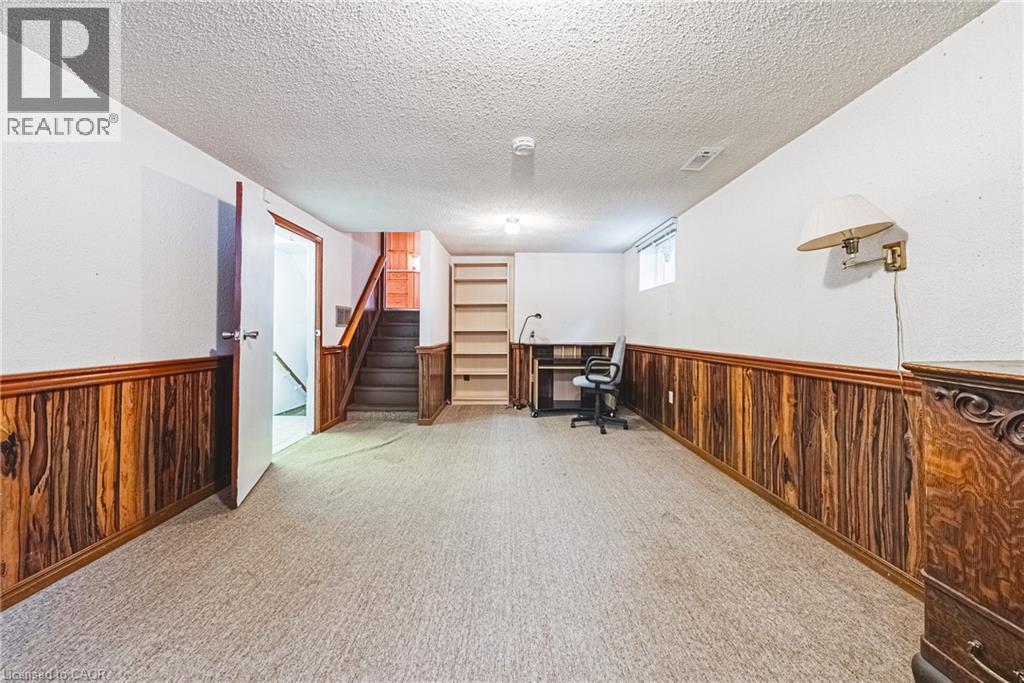 21 Lynwood Road, Hamilton, ON - Indoor Photo Showing Other Room