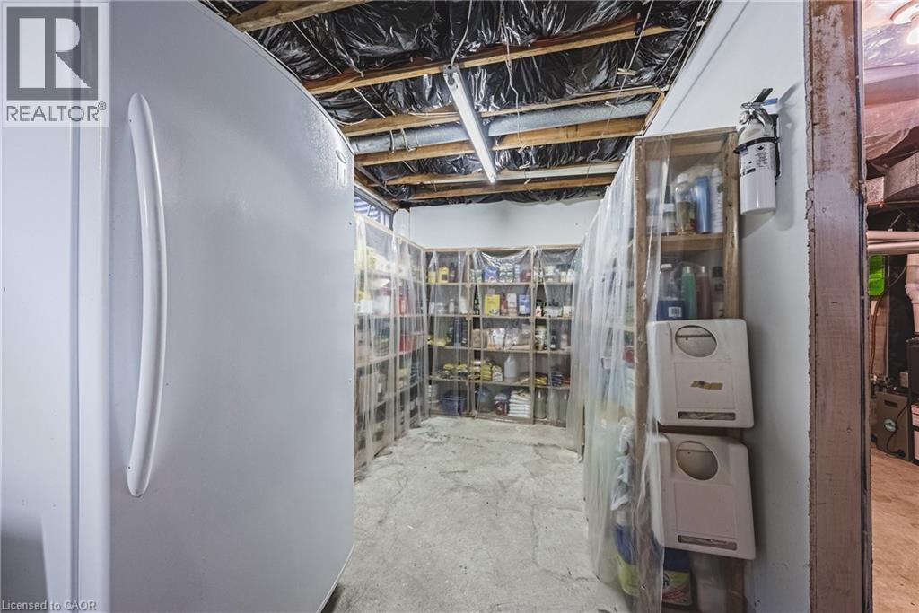 21 Lynwood Road, Hamilton, ON - Indoor