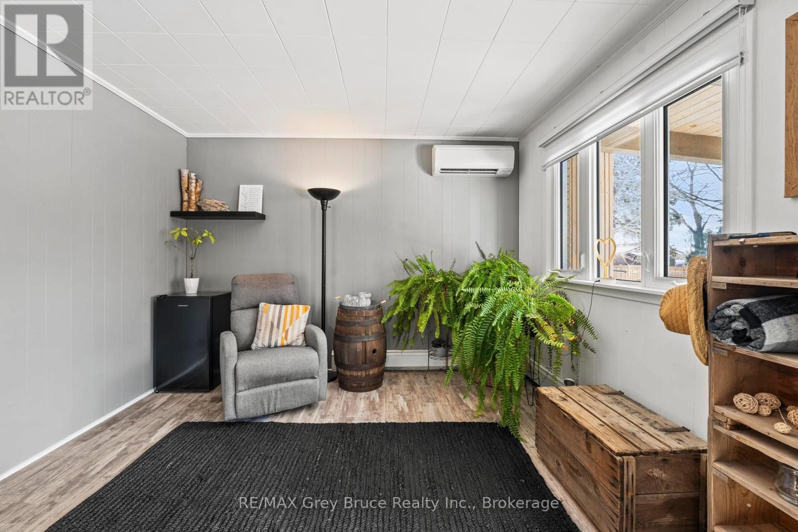 Office - Main Floor - 74 Inwood Crescent, Kitchener, ON - Indoor Photo Showing Other Room