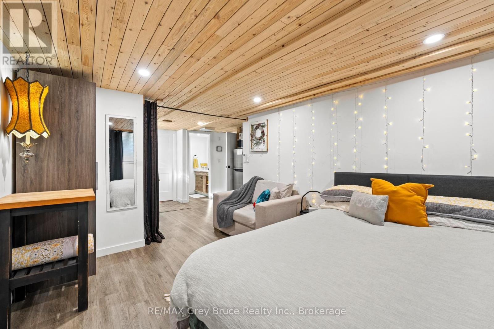 Addional Living Space - 74 Inwood Crescent, Kitchener, ON - Indoor Photo Showing Bedroom