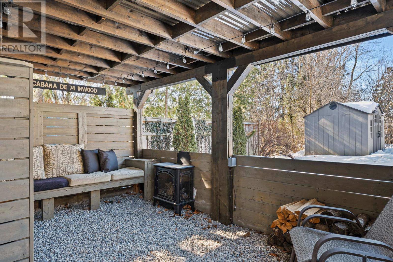 Outside Entertaining Area - 74 Inwood Crescent, Kitchener, ON - Indoor