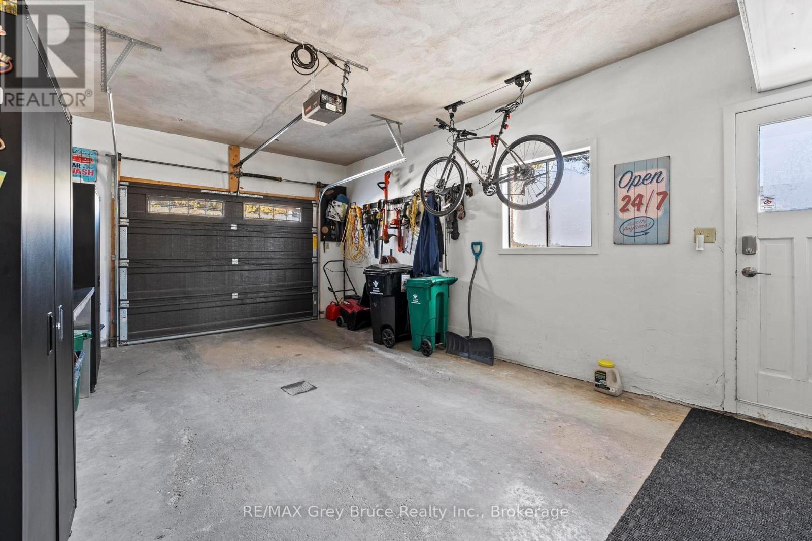 Garage - 74 Inwood Crescent, Kitchener, ON - Indoor Photo Showing Garage
