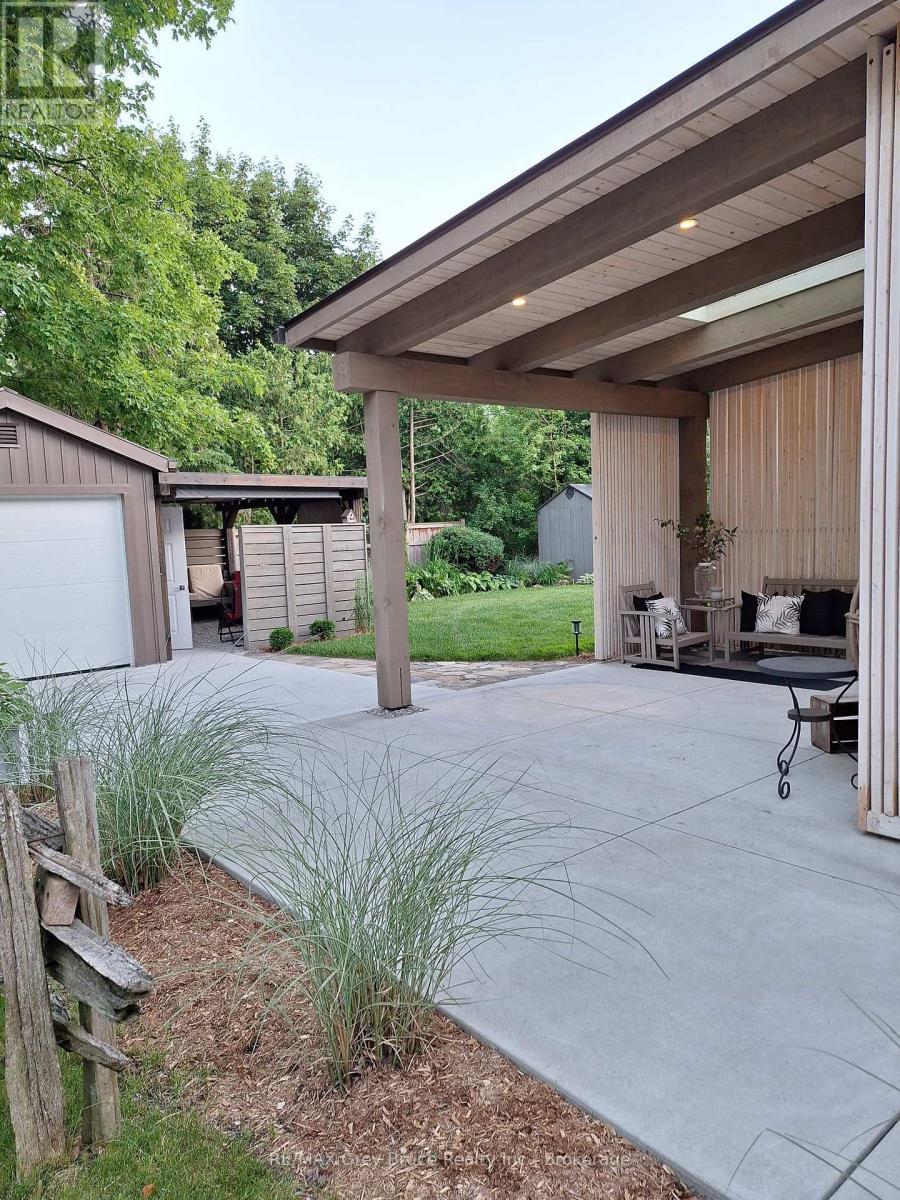 Outside - Summer - 74 Inwood Crescent, Kitchener, ON - Outdoor