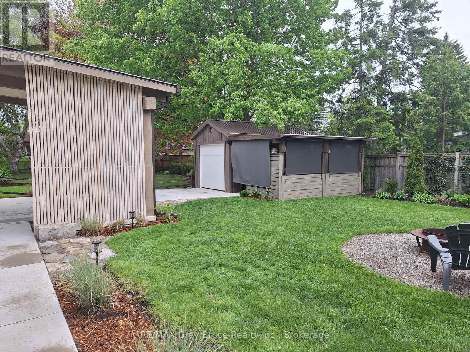 Outside Entertaining Area - 74 Inwood Crescent, Kitchener, ON - Indoor Photo Showing Basement