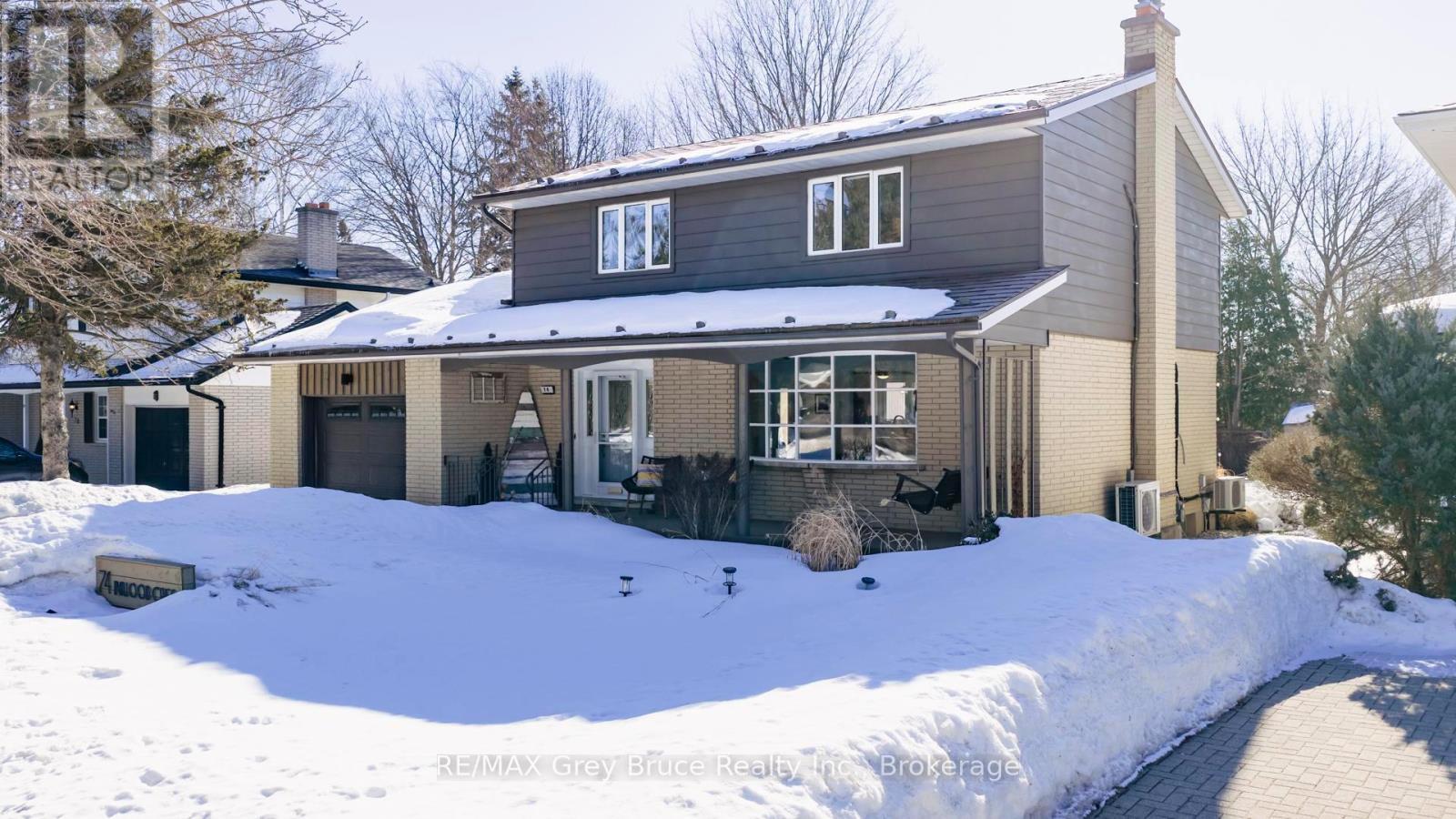 Front Porch - 74 Inwood Crescent, Kitchener, ON - Outdoor With Exterior