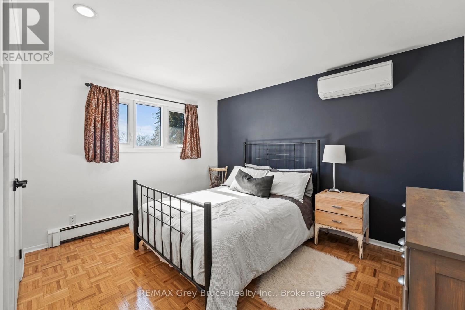 Primary Bedroom - Second Floor - 74 Inwood Crescent, Kitchener, ON - Indoor Photo Showing Bedroom